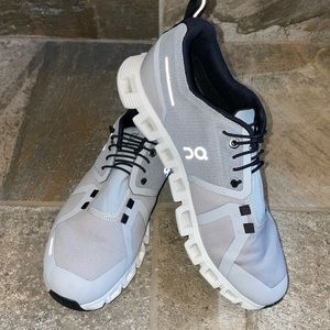 On Cloud 5 Waterproof Running Shoes